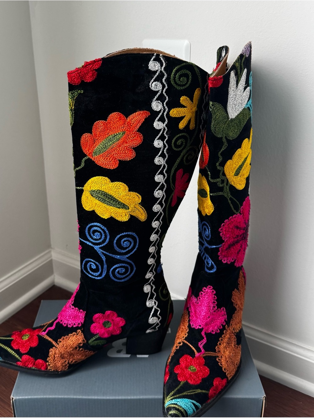 Artemis By Erkan Demir Handmade Velvet Suzani Embroidered Boots EU 40 US 9/9.5